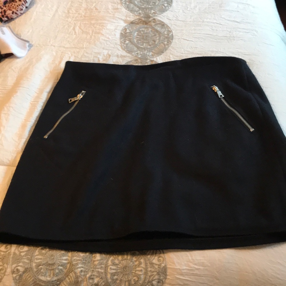 Black GAP winter wool skirt